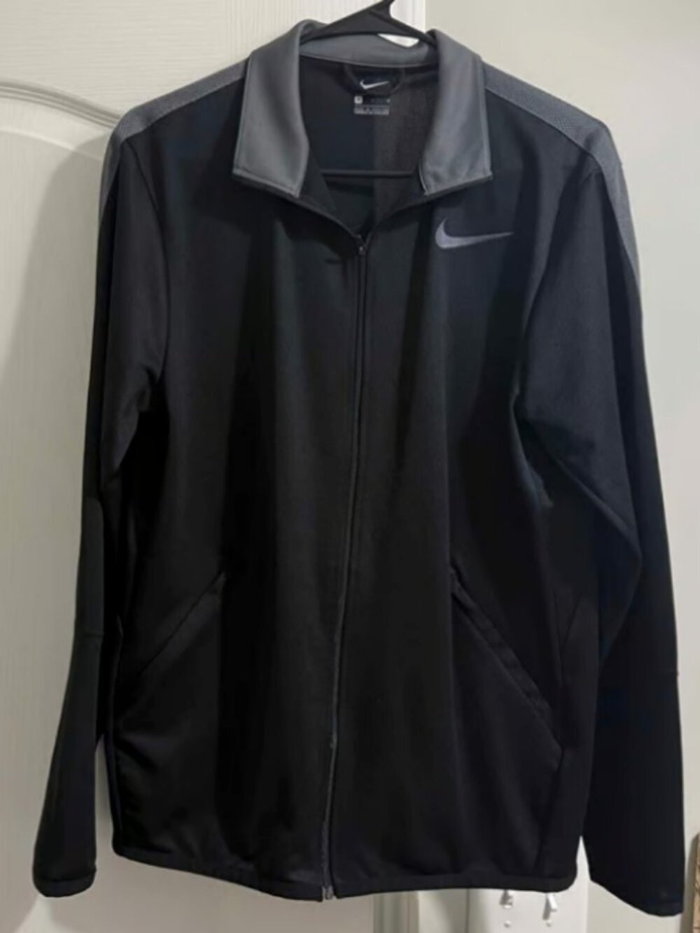 Nike Men's Black & Grey Lightweight Track Jacket Size Medium